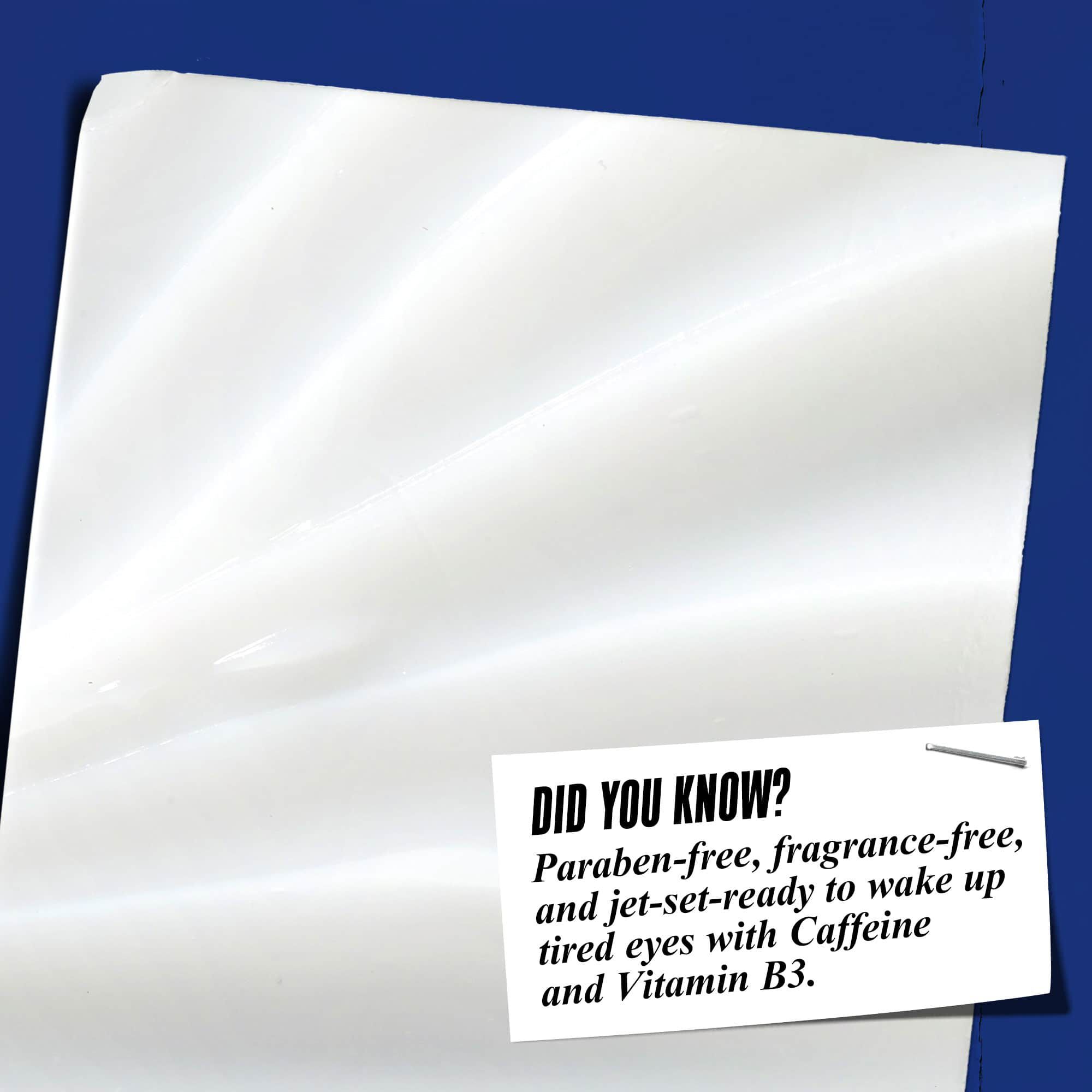 Primer plano de la textura de Facial Fuel Eye Fuel. El texto dice: "¿Sabias que...? Sin parabenos, sin fragancia y sin aceites minerales para despertar los ojos cansados con vitamina B3 y cafeina."