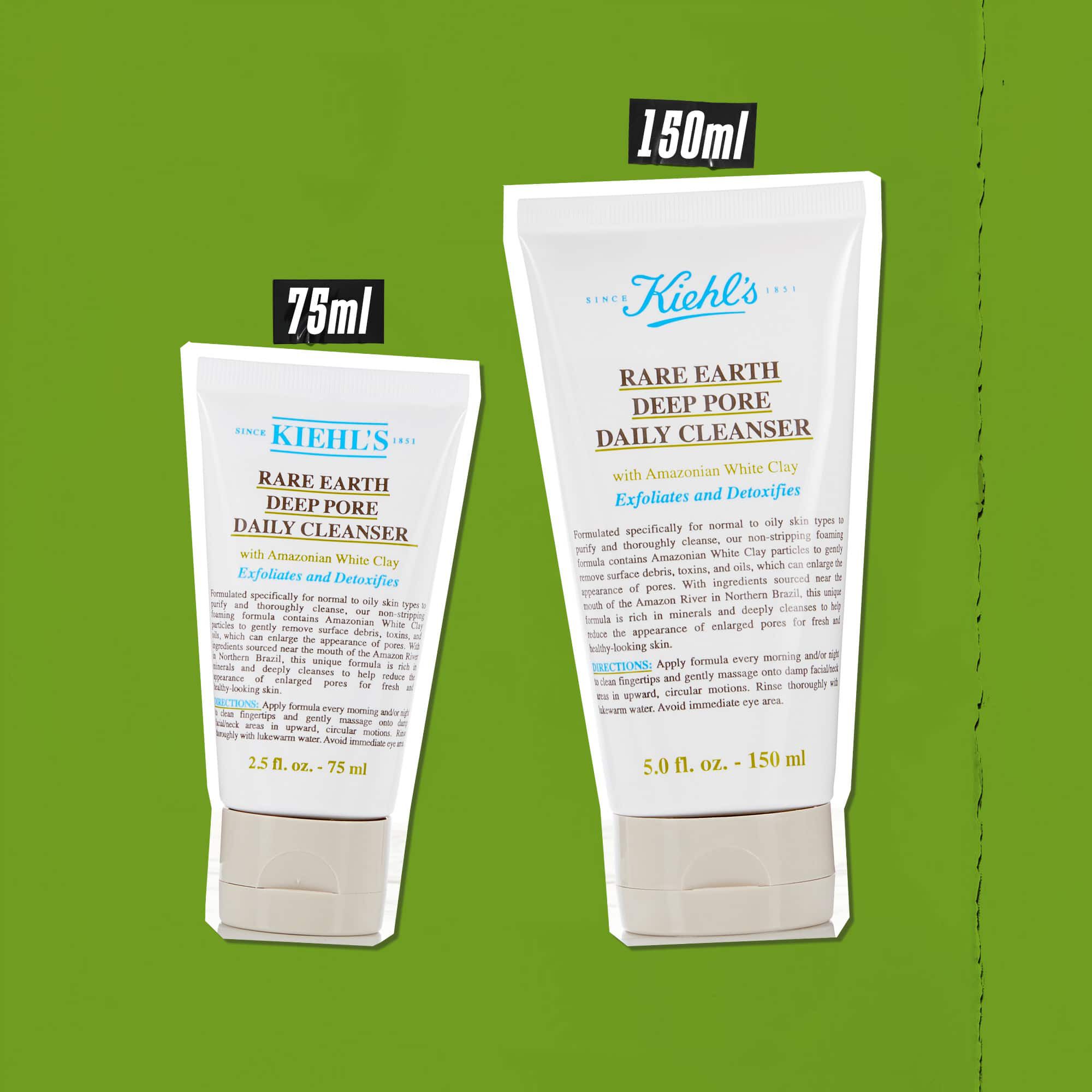 Tres tubos de Rare Earth Deep Pore Daily Cleanser en diferentes tamanos (75 ml, 125 ml, 150 ml) sobre fondo verde.