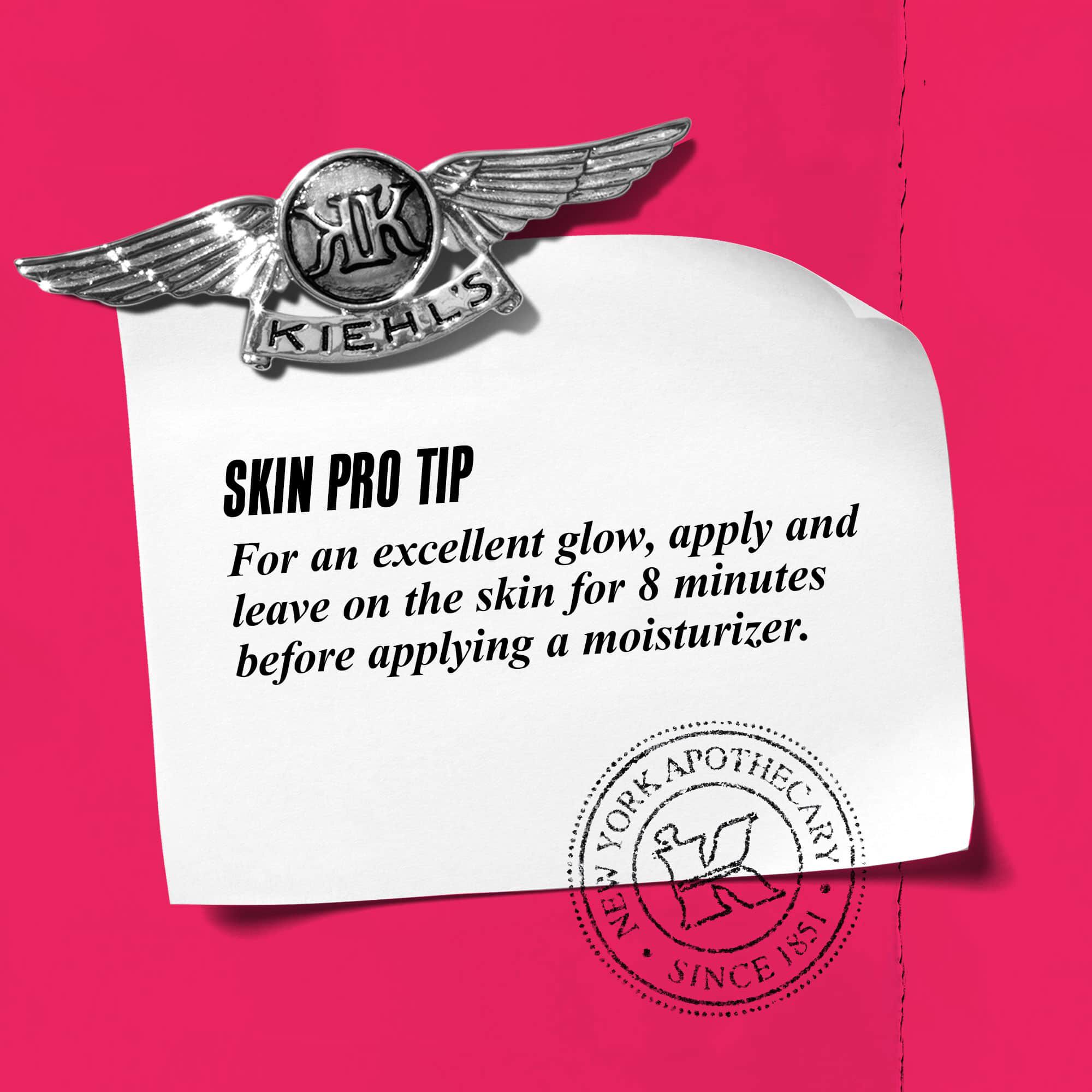 Grafico con el texto: "Consejo profesional: Para un brillo excelente, aplicar y dejar actuar sobre la piel durante 5 minutos antes de aplicar una crema hidratante."