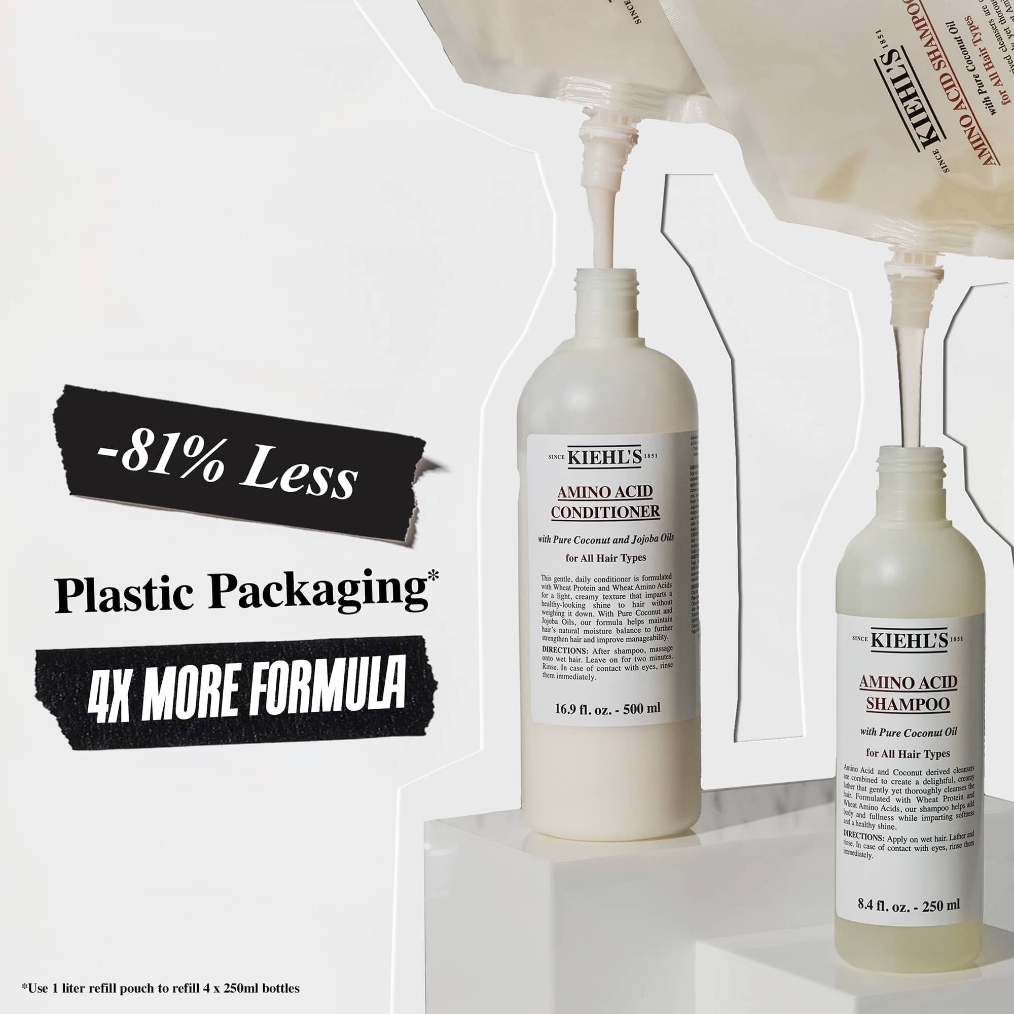 Frascos de champu y acondicionador Amino Acid de Kiehl's con texto promocional que destaca un 81 % menos de envases de plastico y 4 veces mas формула.