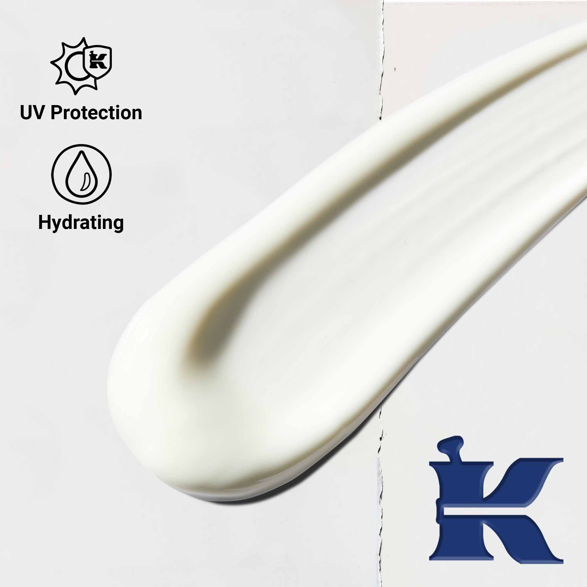 Primer plano de la textura de Facial Fuel Moisturizer SPF 19; formula cremosa que destaca sus beneficios de hidratacion y proteccion UV.