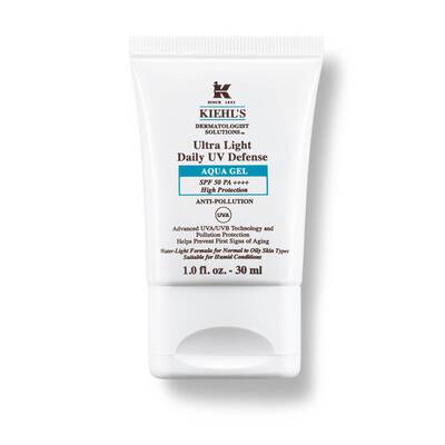 Tubo de gel protector solar Kiehl's Ultra Light Daily UV Defense, SPF 50, 30 ml, ideal para pieles normales y delicadas.