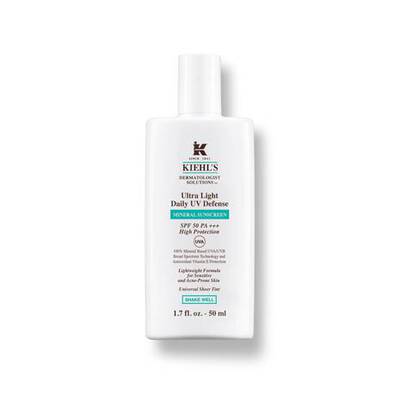 Botella de protector solar Kiehl's Ultra Light Daily UV Defense, 50 ml, con SPF 50 y proteccion mineral para la piel.