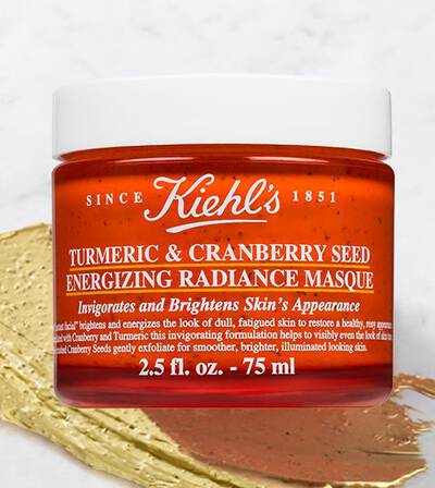 Mascarilla de Kiehl's con curcuma y semillas de arandano. Revitaliza y ilumina la piel, ideal para un aspecto fresco.